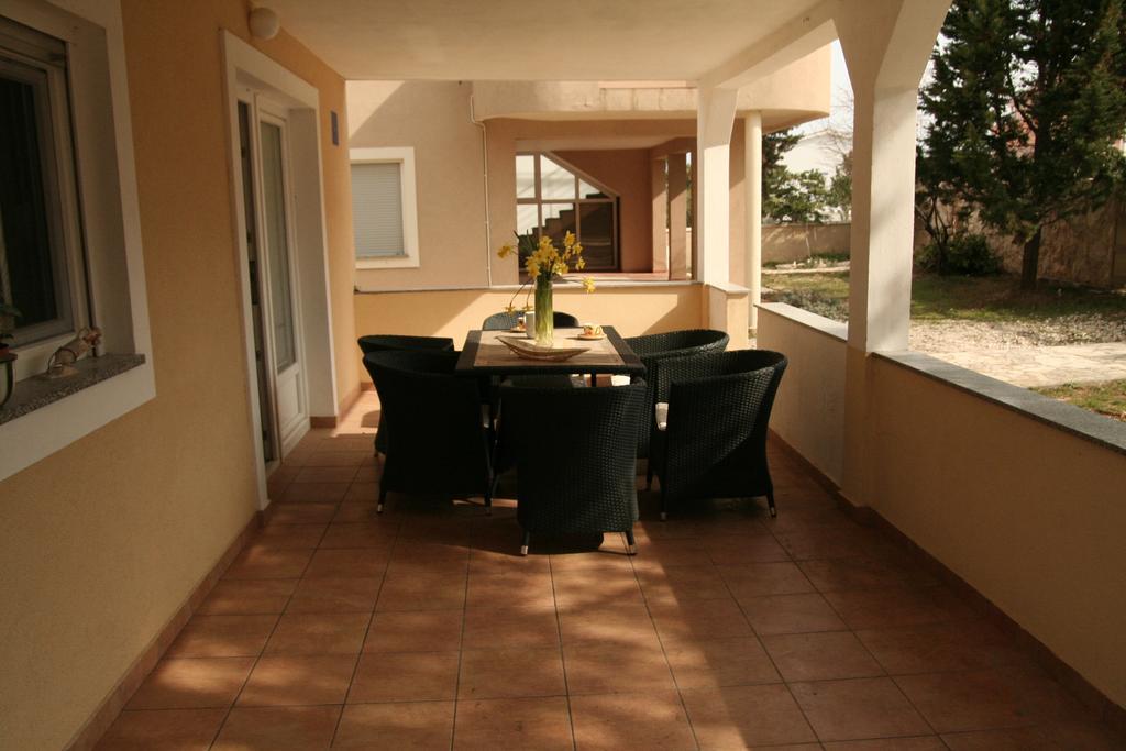 Paula Apartments Vir Dış mekan fotoğraf